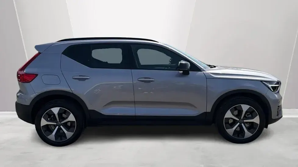 Used Volvo XC40 Plus 161 HP (118 kW) 2025 Silver SUV