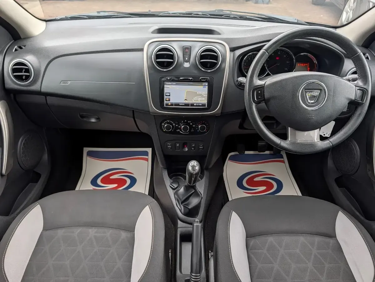 Used Dacia Sandero Lauréate 90 HP (66 kW) 2013 Pearl black Hatchback