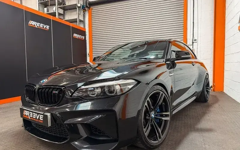 Begagnad BMW M2 Comfort Edition 370 HK (272 kW) 2017 Svart Sportkupé