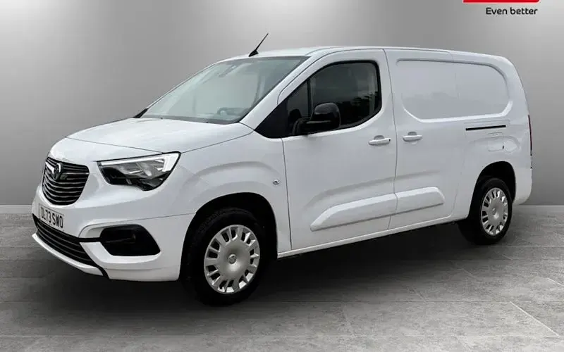 Used Vauxhall Combo 101 HP (74 kW) 2023 White MPV