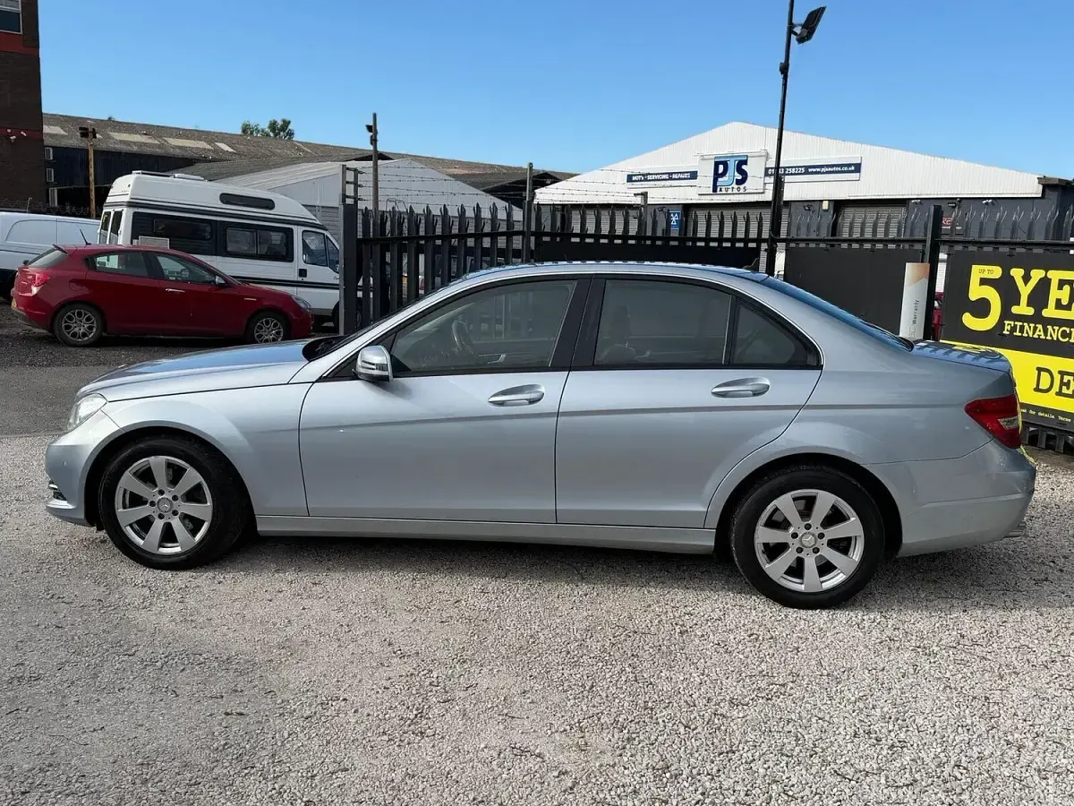Used Mercedes C220 Executive 170 HP (125 kW) 2012 Silver Sedan
