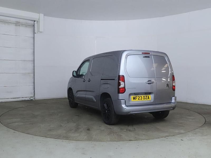 Used Citroën Berlingo 130 HP (95 kW) 2023 Grey MPV