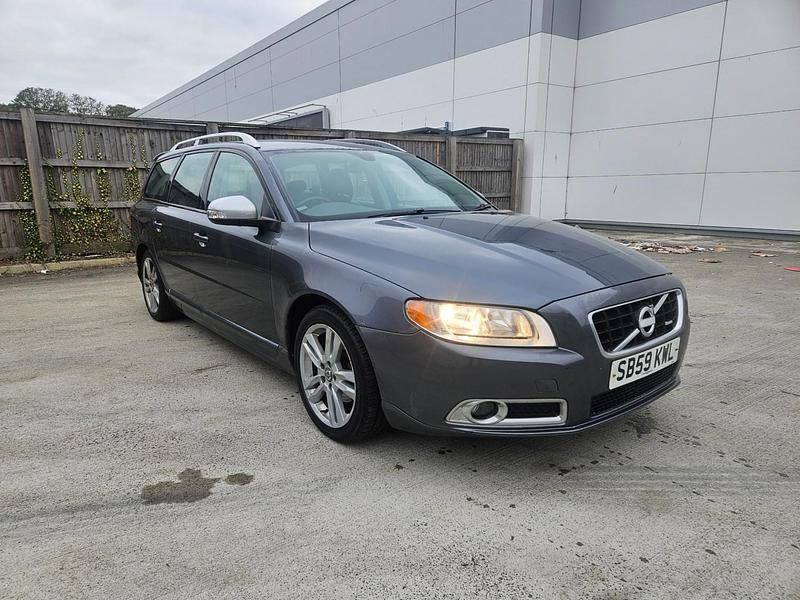 Grey Used 2010 Volvo V70 R-Design Estate | £1,990 (Good price) - Image 1/4
