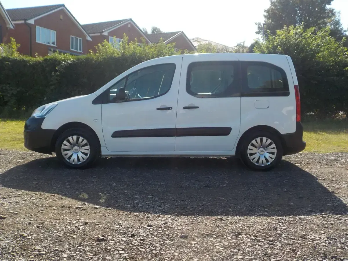 Used Citroën Berlingo Touch 2015 White MPV