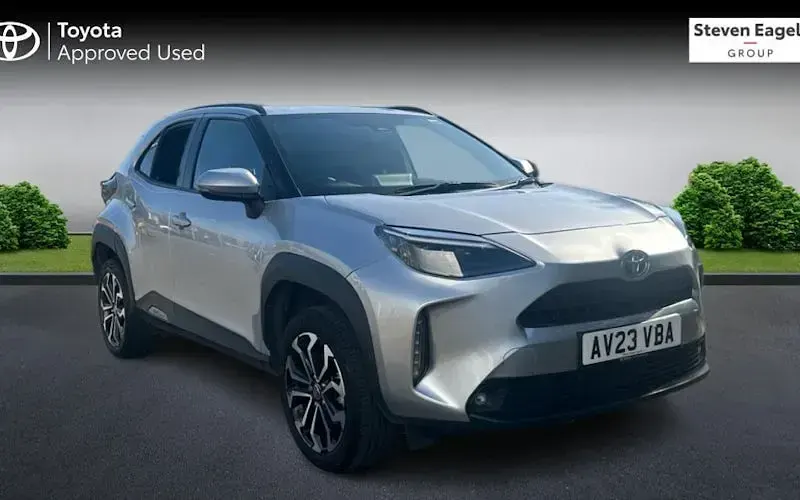 Usado Toyota Yaris Hybrid Design 116 CV (85 kW) 2026 Familiar