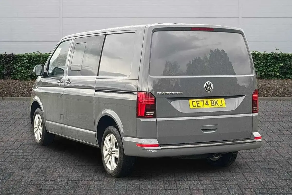 Second-hand VW Transporter Highline 2024 Gri Van