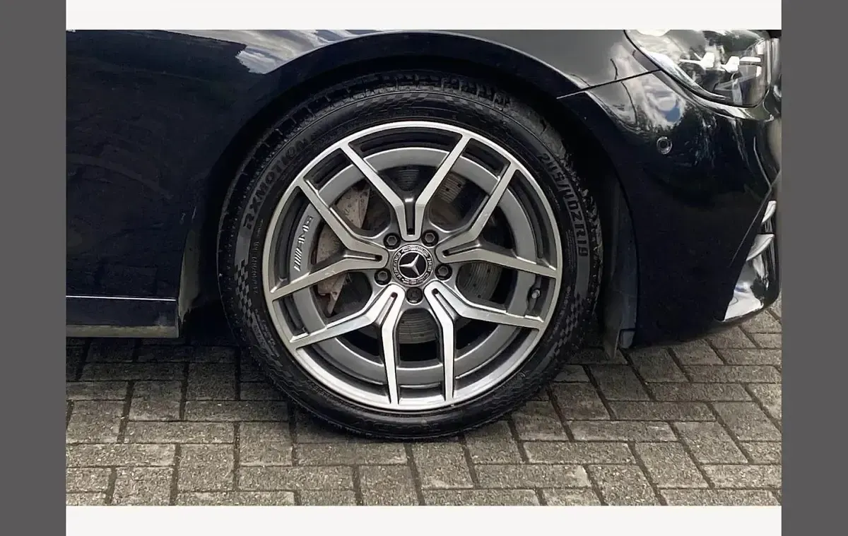 Used Mercedes E200 AMG Line Premium 196 HP (144 kW) 2023 Black Sedan