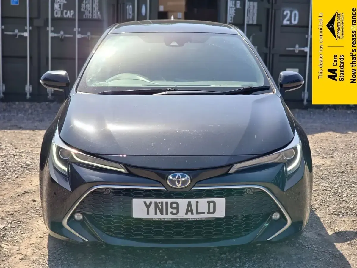 Used Toyota Corolla 122 HP (89 kW) 2019 Black Hatchback