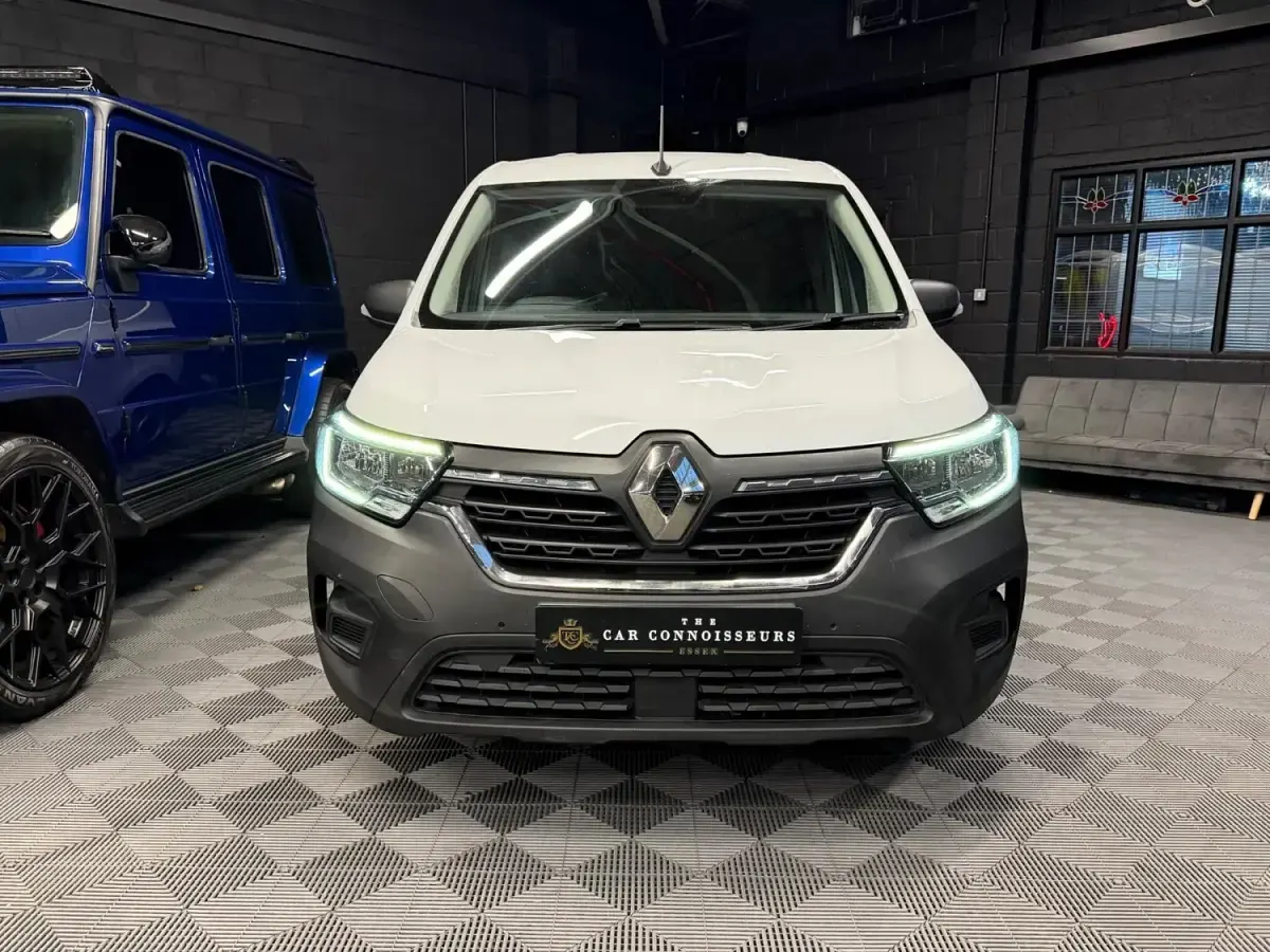 Usado Renault Kangoo 2023 Branco Monovolume