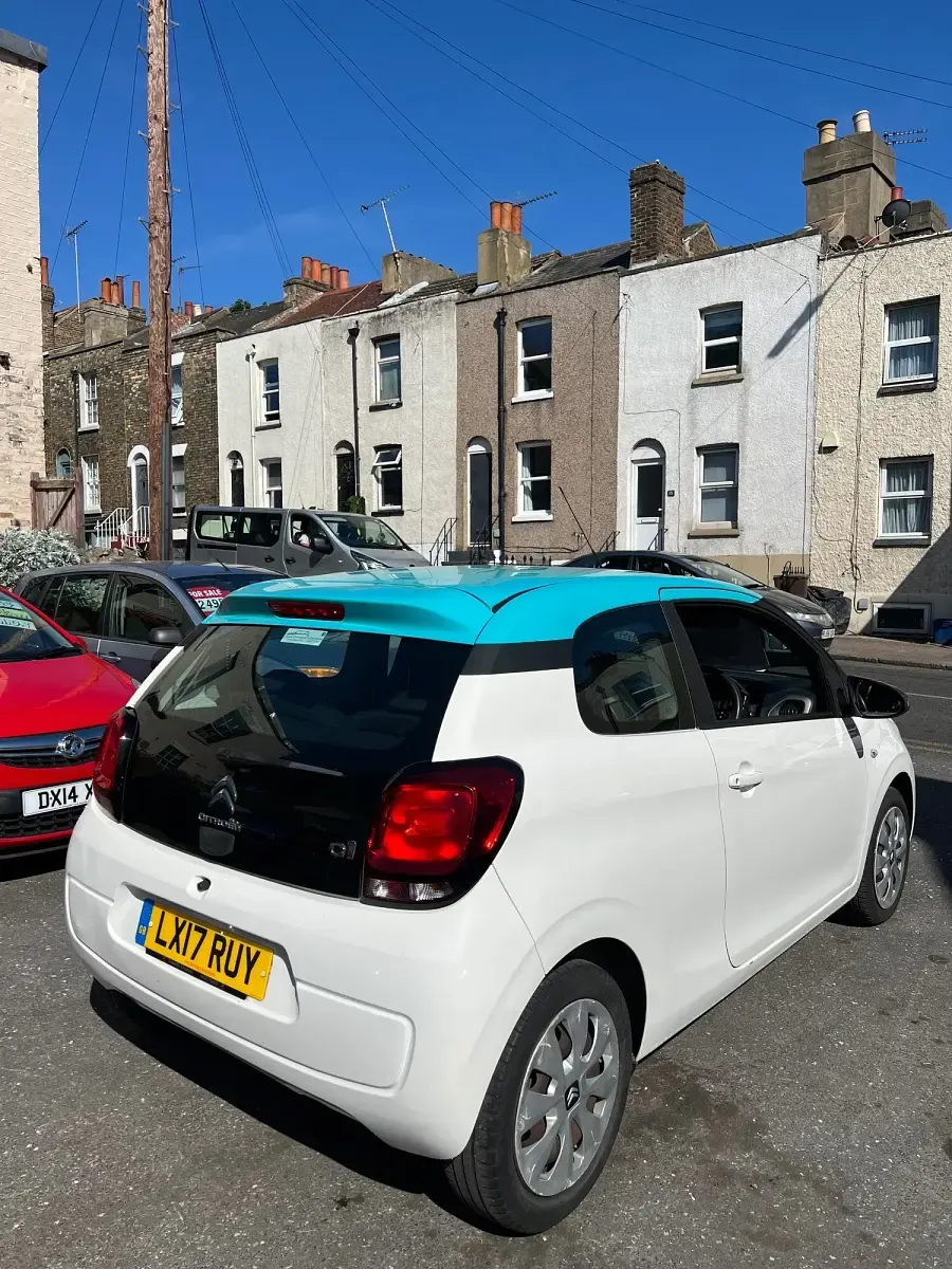 Used Citroën C1 Feel 68 HP (50 kW) 2017 White Hatchback