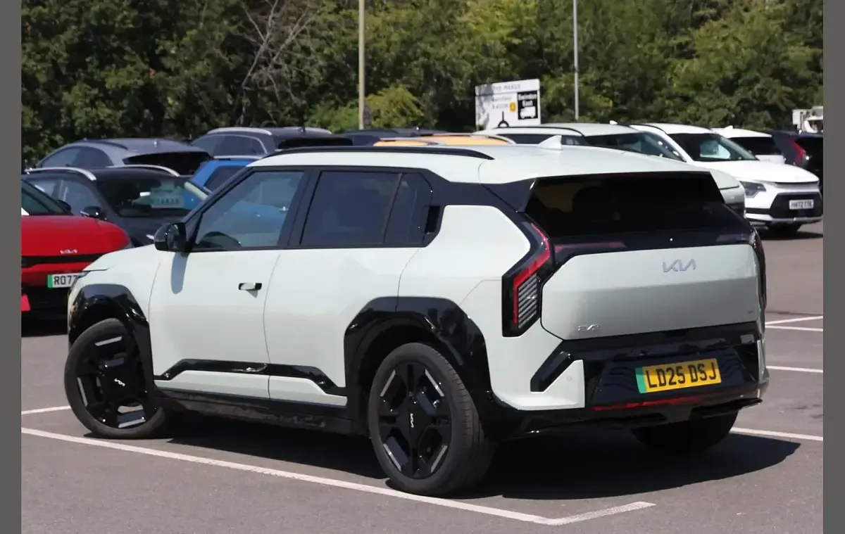 Used Kia EV3 GT-Line 150 kW (204 HP) 2025 Green SUV