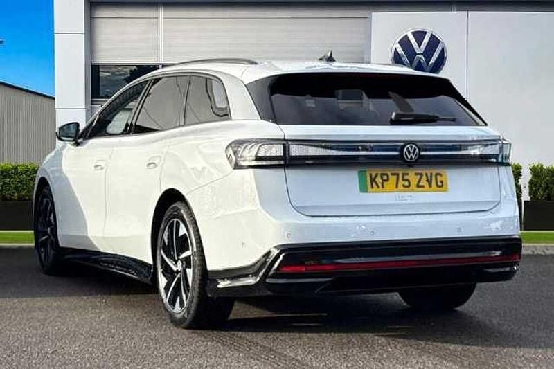 New VW ID.7 Pro 210 kW (286 HP) 2025 White Estate