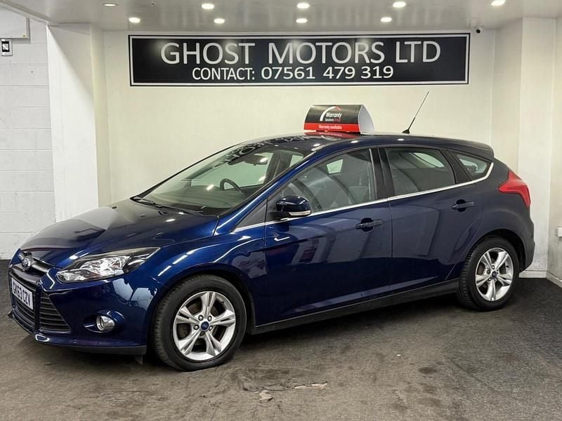 Used Ford Focus Zetec 125 HP (91 kW) 2013 Blue Hatchback