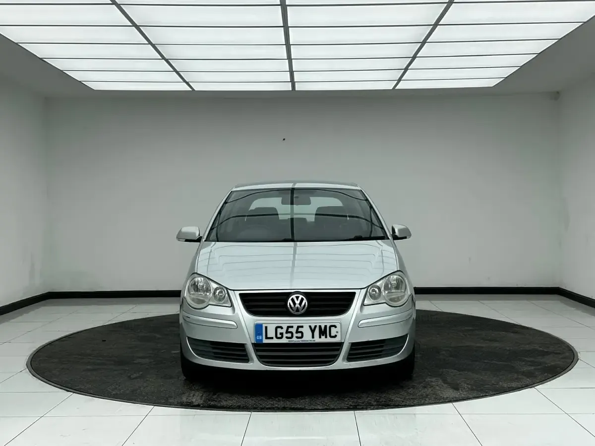 Usado VW Polo SE 2005 Prateado Citadino