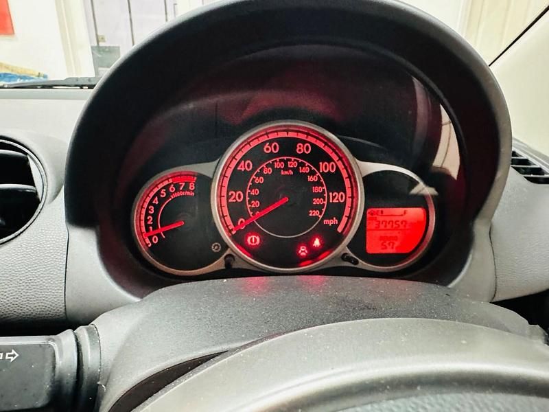 Used Mazda 2 2013 Maroon Hatchback