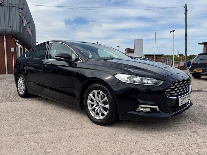Panther black Used 2017 Ford Mondeo Titanium Hatchback | £8,175 (Fair price) - Image 1/2