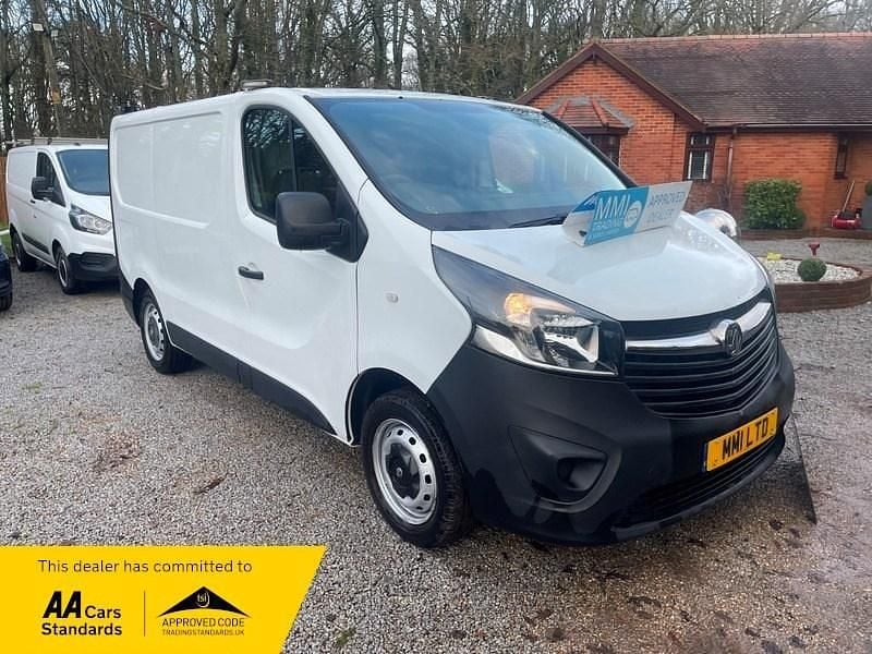 Used Vauxhall Vivaro S 95 HP (69 kW) 2017 White MPV