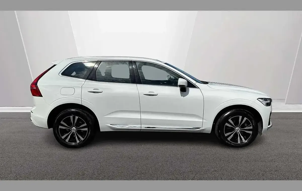 Used Volvo XC60 Inscription 344 HP (253 kW) 2022 White SUV