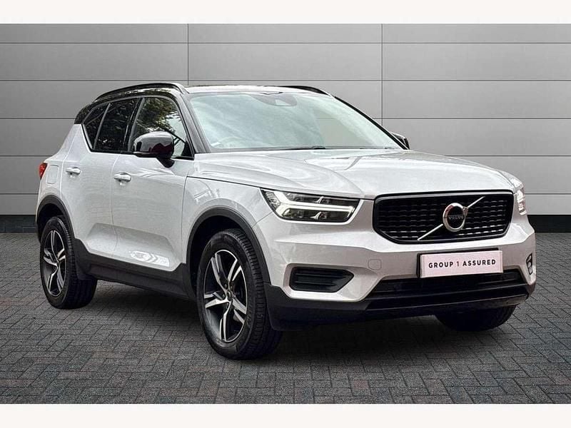 Glacier silver Used 2021 Volvo XC40 R-Design SUV | £22,495 (Fair price) - Image 1/2
