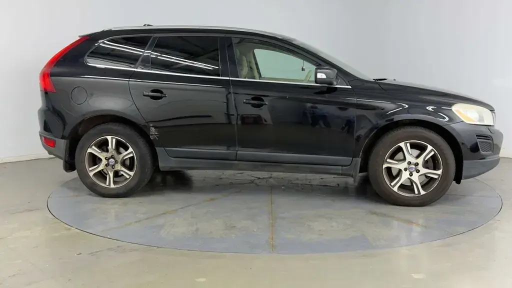 Used Volvo XC60 SE Lux 2010 Black SUV