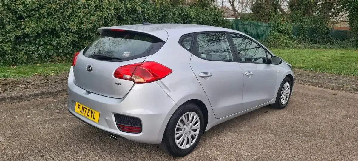 Used Kia Ceed 89 HP (65 kW) 2017 Silver Hatchback
