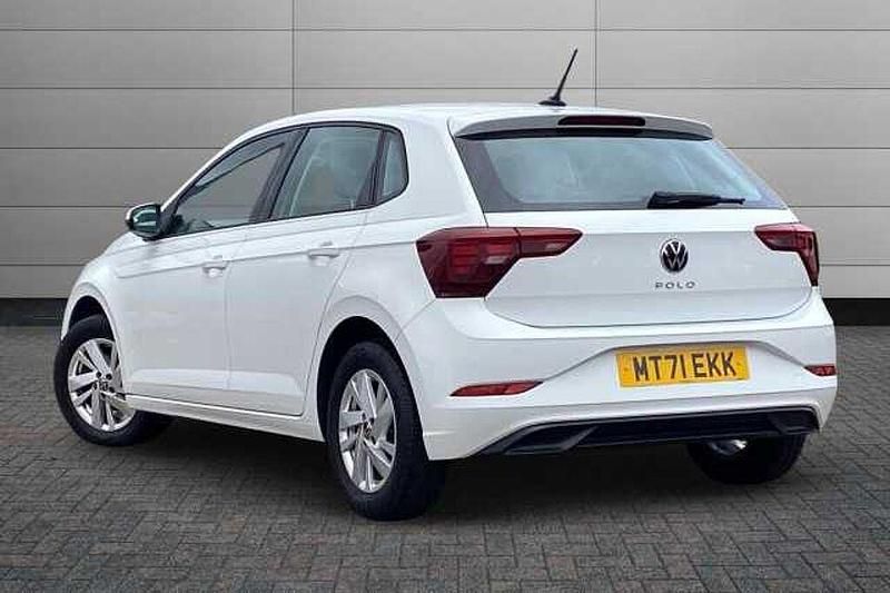 Used VW Polo Life 95 HP (69 kW) 2021 Pure white Hatchback