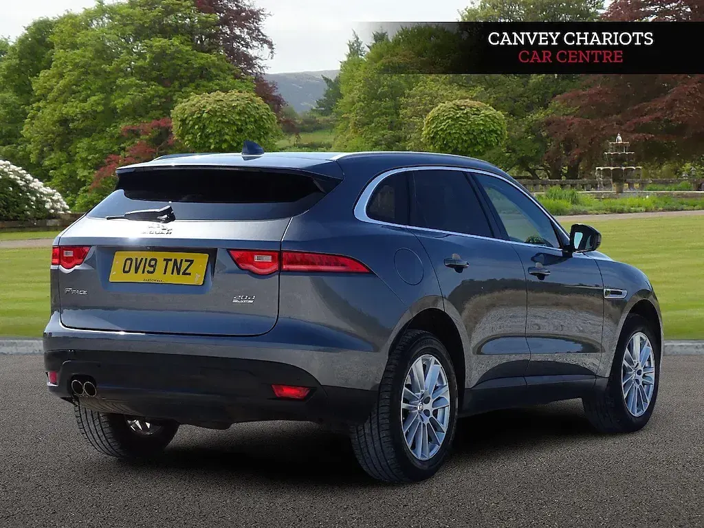 Used Jaguar F-Pace Portfolio 180 HP (132 kW) 2019 Grey SUV