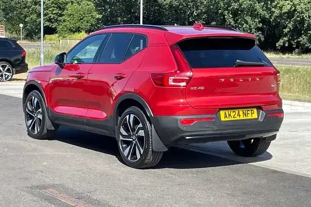 Used Volvo XC40 Ultimate 194 HP (142 kW) 2024 Red SUV