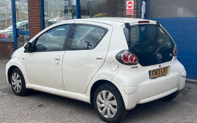 Used Toyota Aygo 68 HP (50 kW) 2012 Hatchback