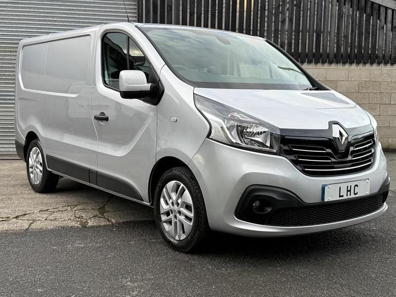 Used Renault Trafic 2016 Silver MPV