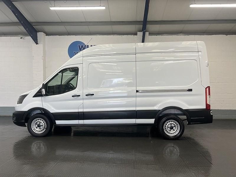 Usado Ford Transit S 130 HP (95 kW) 2022 Branco Van