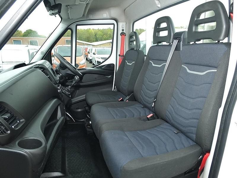 Begagnad Iveco Daily 136 HK (100 kW) 2021 Vit