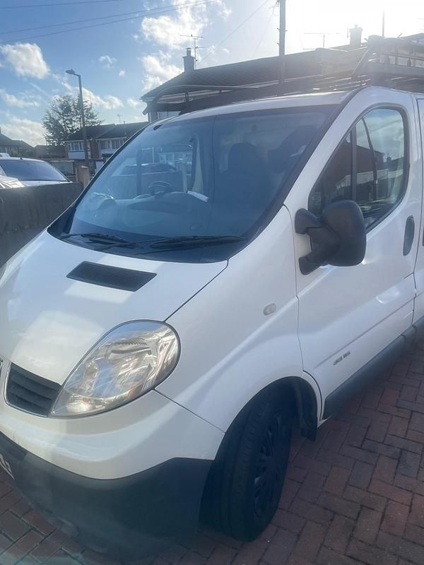 Used Renault Trafic 115 HP (84 kW) 2013 White MPV