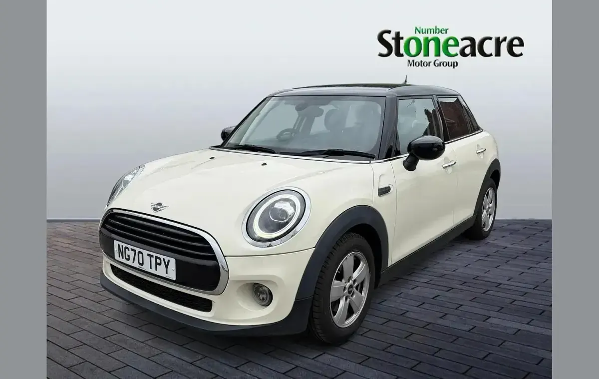 Usado Mini Cooper Classic 134 HP (98 kW) 2020 Branco Citadino
