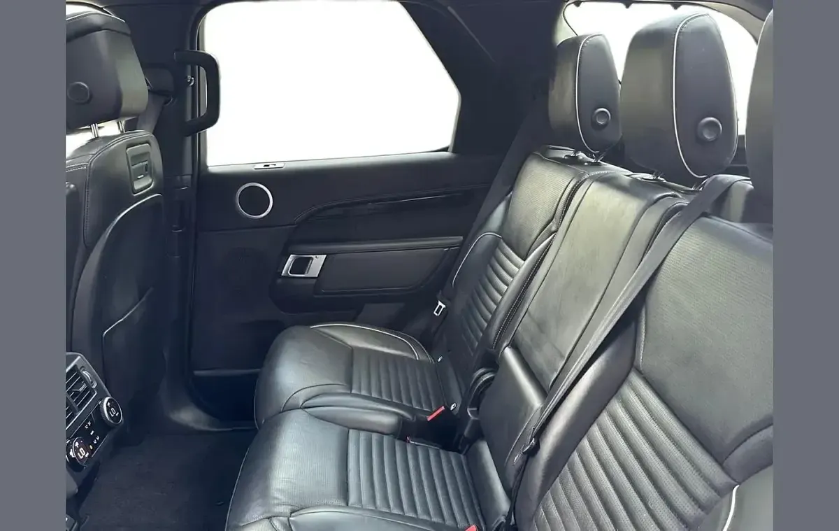 Used Land Rover Discovery SE Dynamic 296 HP (217 kW) 2021 White SUV