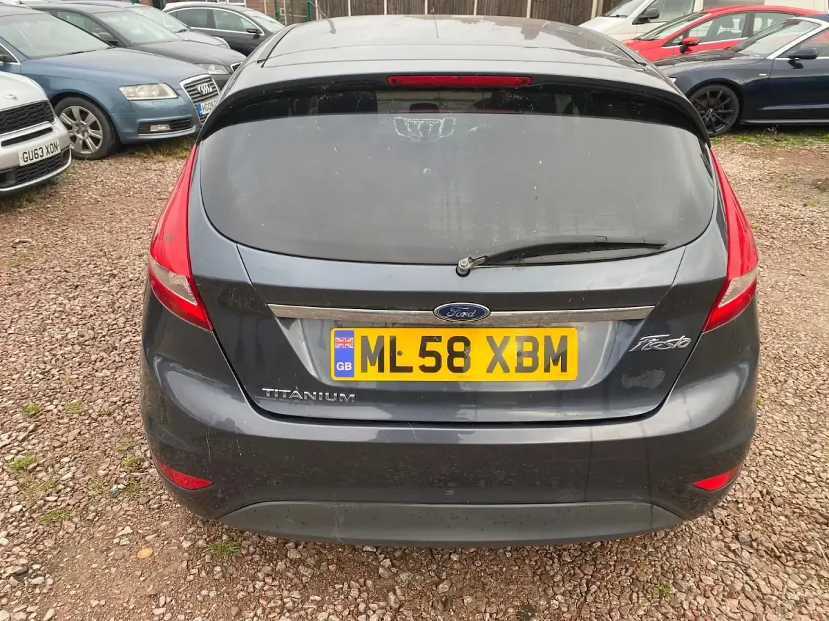 Used Ford Fiesta Titanium 94 HP (69 kW) 2008 Grey Hatchback