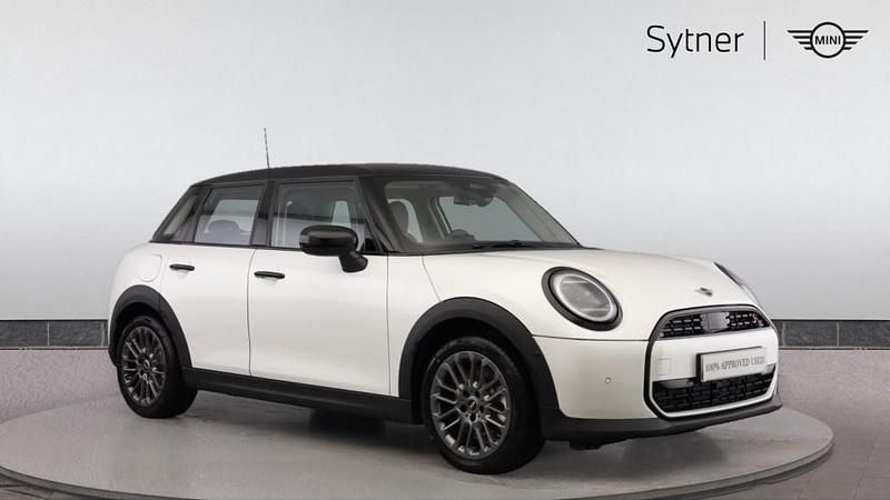 White Used 2024 Mini Cooper S Hatch Hatchback | £25,000 (Fair price) - Image 1/4