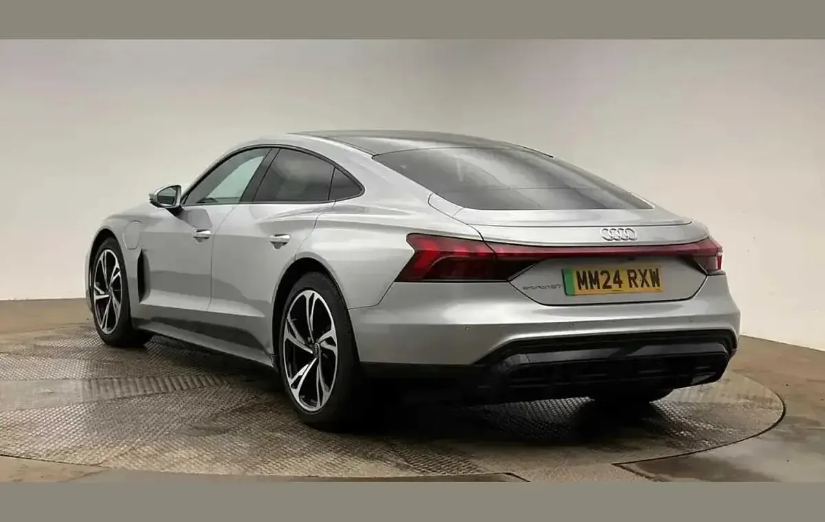 Used Audi e-tron GT quattro Comfort 430 kW (585 HP) 2024 Silver Sedan