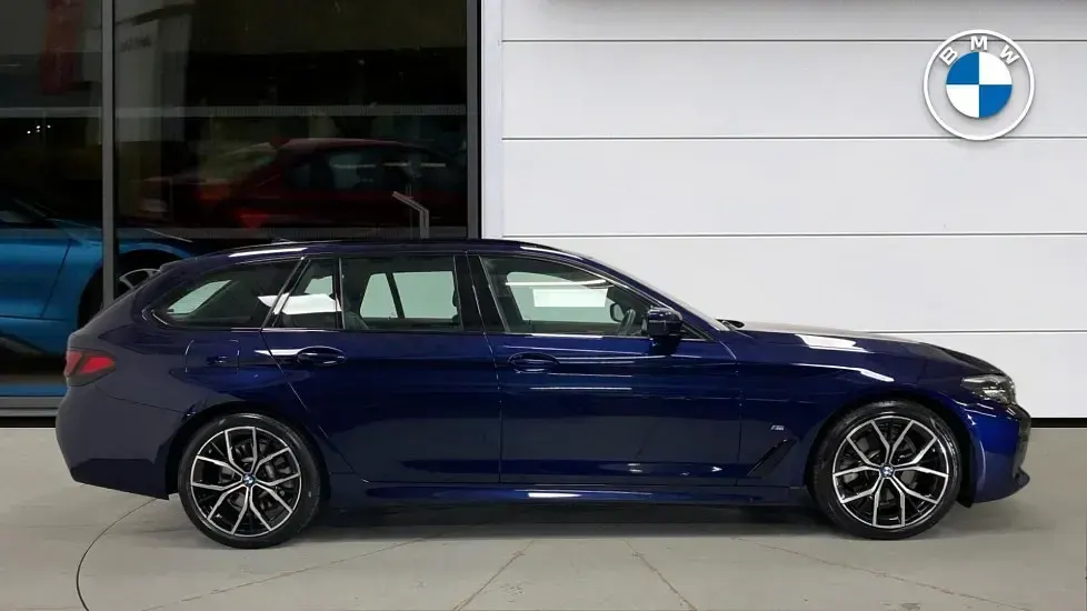 Used BMW 520 M Sport 187 HP (137 kW) 2023 Blue Estate