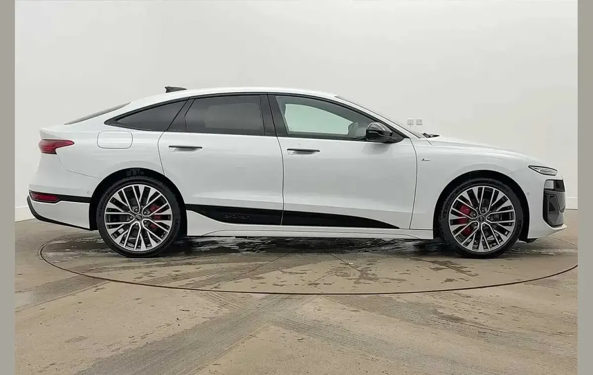 New Audi A6 e-tron Performance 280 kW (381 HP) 2025 White Hatchback