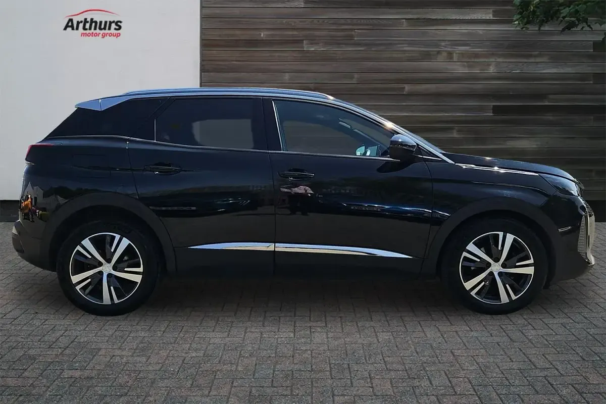 Used Peugeot 3008 Allure+ 131 HP (96 kW) 2023 Black SUV