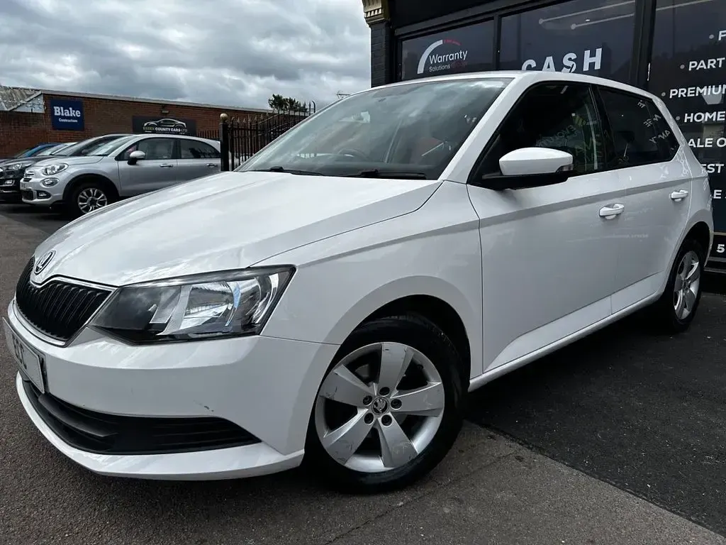 Used Skoda Fabia SE 75 HP (55 kW) 2016 White Hatchback