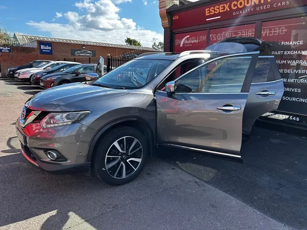 Used Nissan X-Trail Tekna 130 HP (95 kW) 2015 Grey SUV
