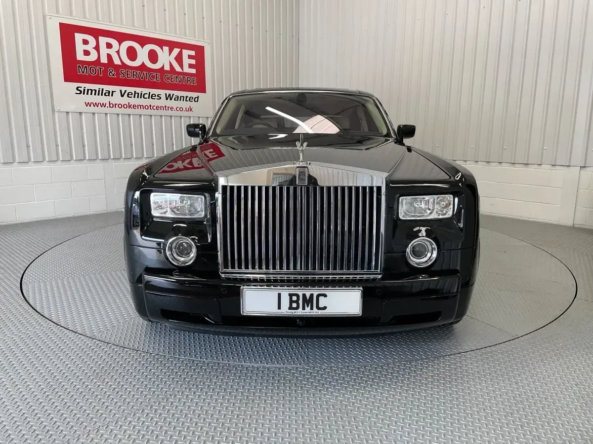 Used Rolls Royce Phantom 460 HP (338 kW) 2006 Black Sedan
