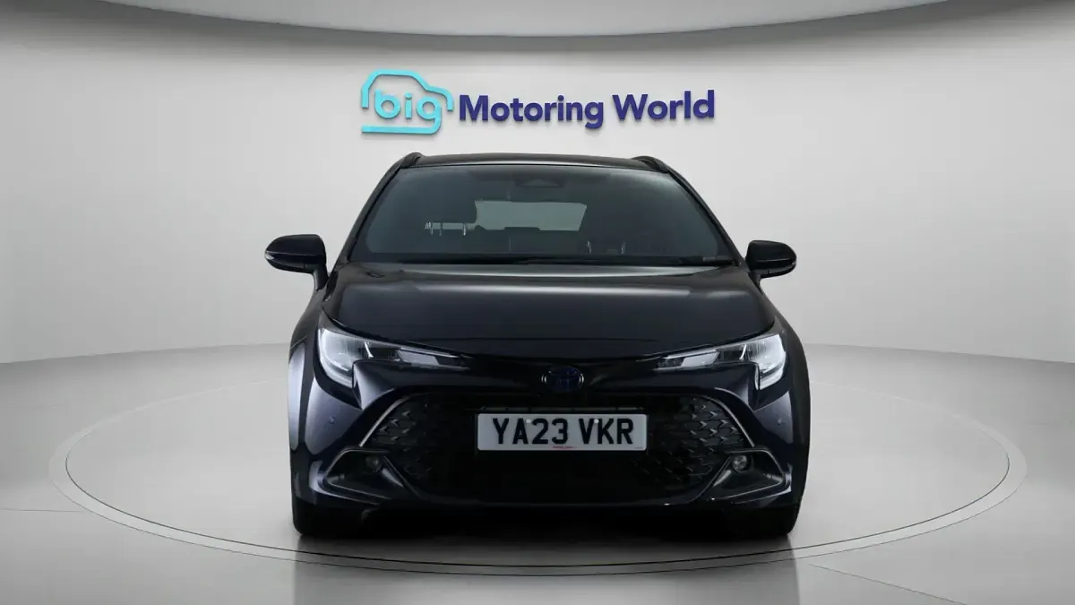 Used Toyota Corolla 140 HP (102 kW) 2023 Blue Estate
