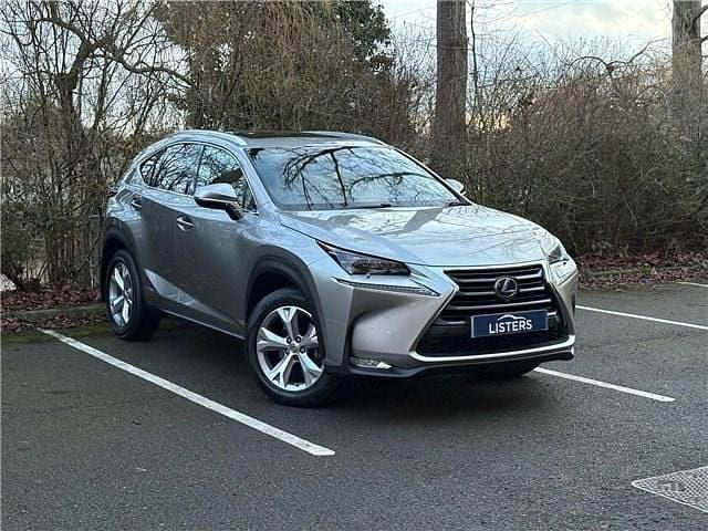 Metallic satin silver Used 2014 Lexus NX300h SUV | £15,750 (Fair price) - Image 1/4