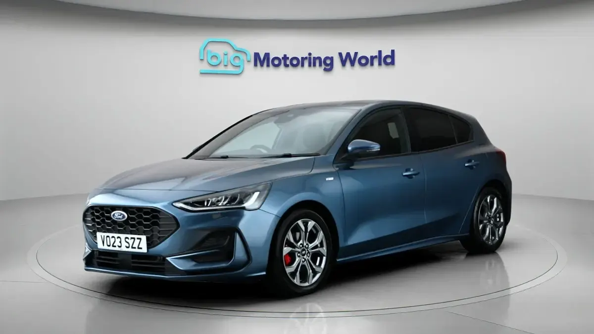 Used Ford Focus ST-Line 125 HP (91 kW) 2023 Blue Hatchback