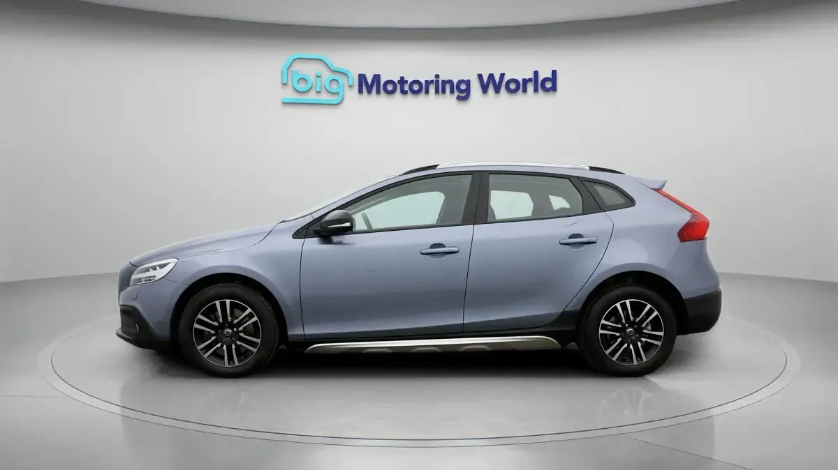 Used Volvo V40 CC Plus 150 HP (110 kW) 2018 Estate
