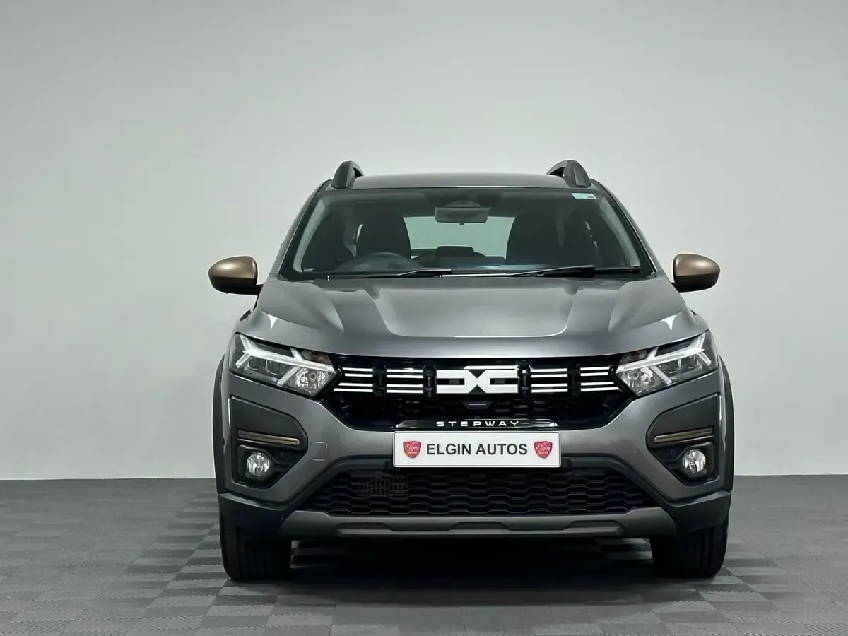 Używany Dacia Sandero Extreme 91 KM (66 kW) 2024 Szary Hatchback