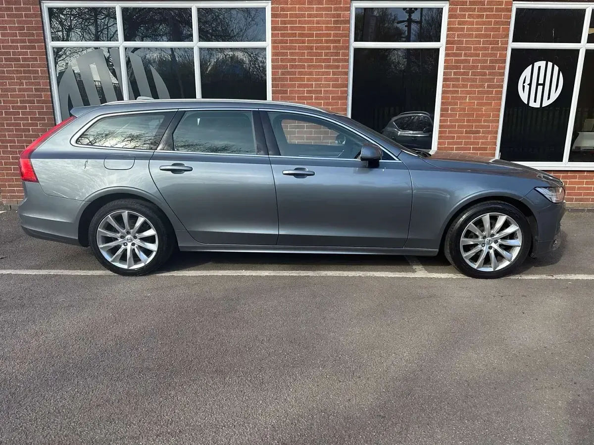 Used Volvo V90 Momentum 190 HP (139 kW) 2019 Grey Estate